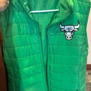 Chicago Bulls Puffer Vest men’s size large. Brand new promotional item.